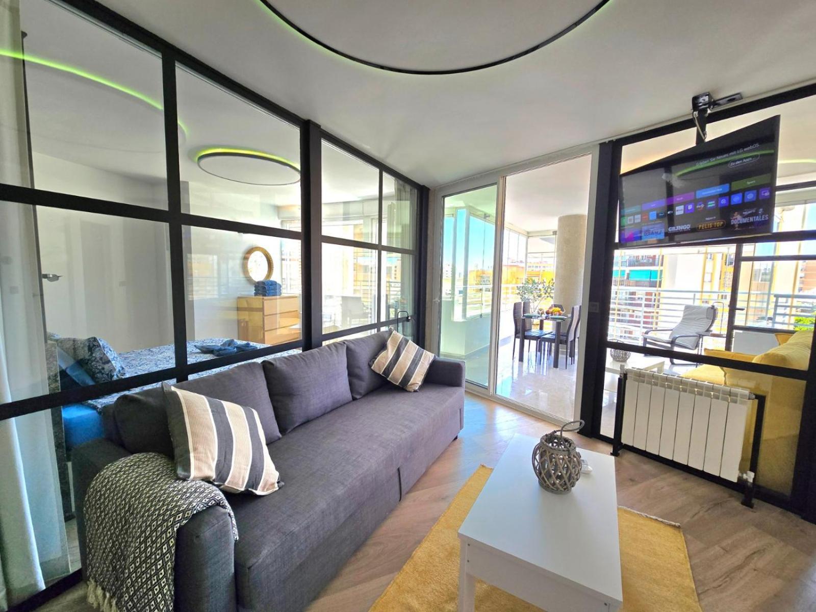 Crystal Elegance City Center With Seasonal Pool Lejlighed