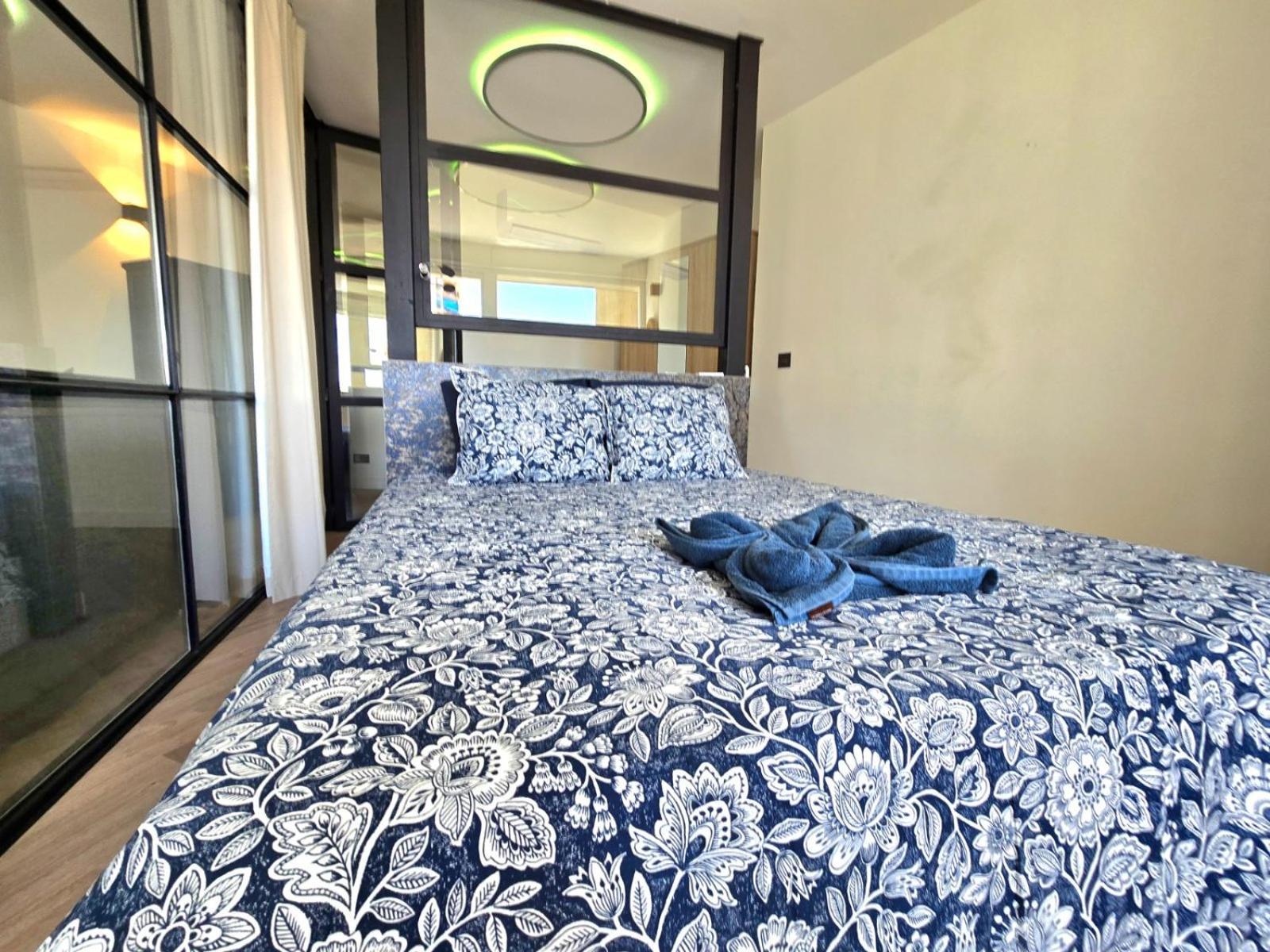Lejlighed Crystal Elegance City Center With Seasonal Pool *